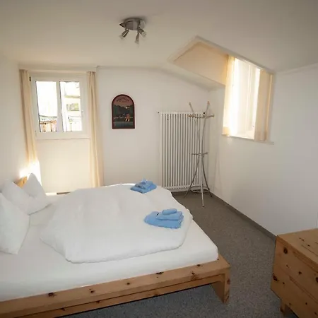 Hartenfels 3 스쿠올